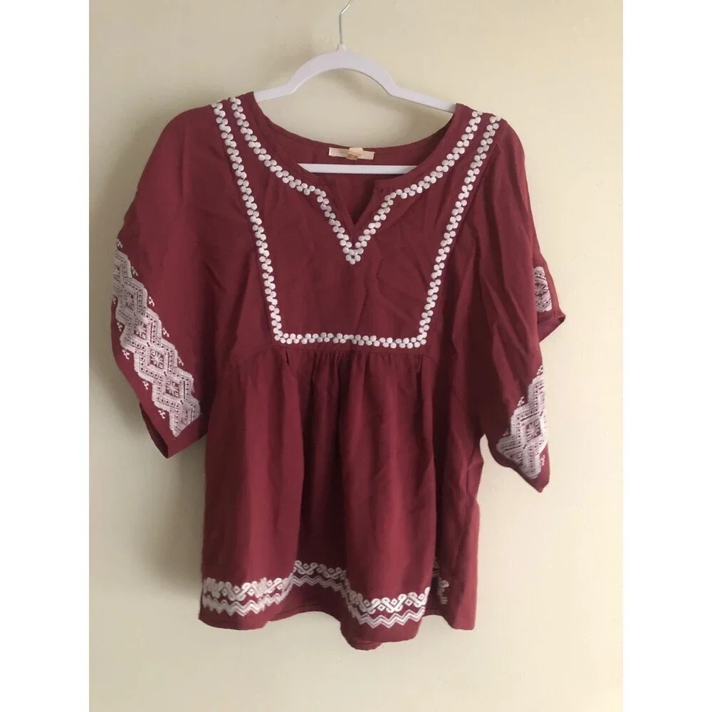Skies are Blue Womens Small Top embroidered